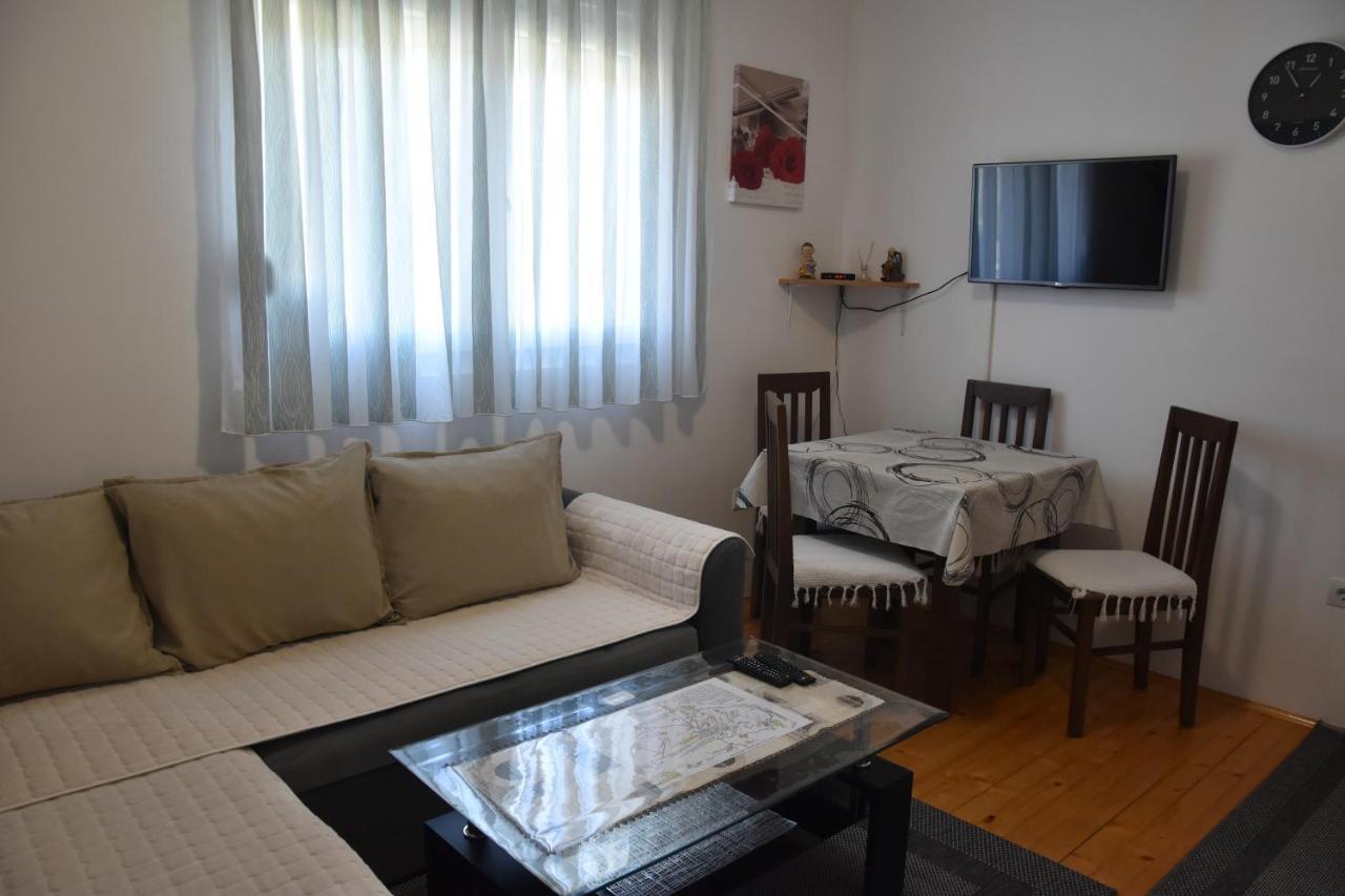 Vuk Apartment *